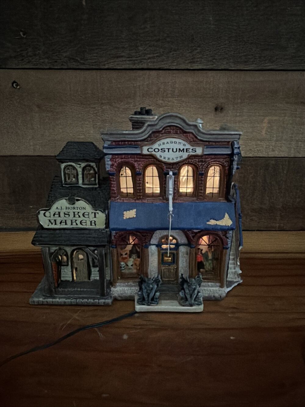 VTG Lemax Spooky Town Dragon's Breath Costume Shop Casket Maker Halloween -flaws